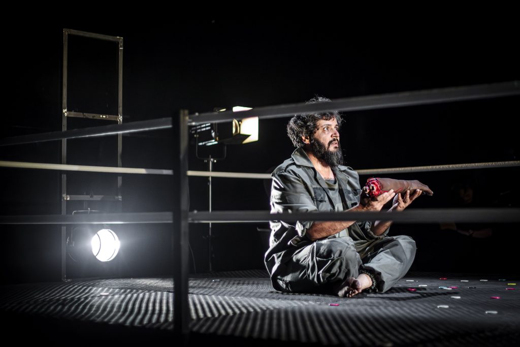 نمایش چه مهران رنج بر