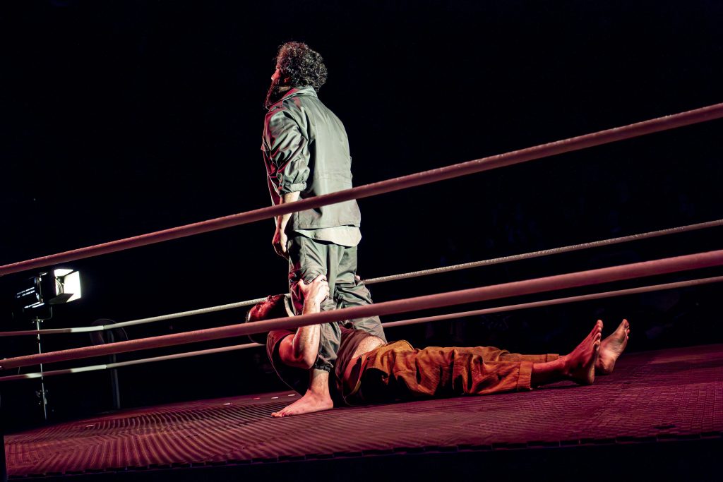 نمایش چه مهران رنج بر