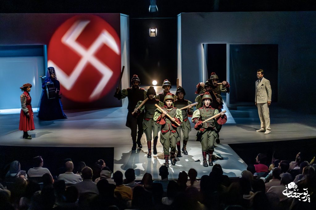 نمایش چاپلین مهران رنج بر