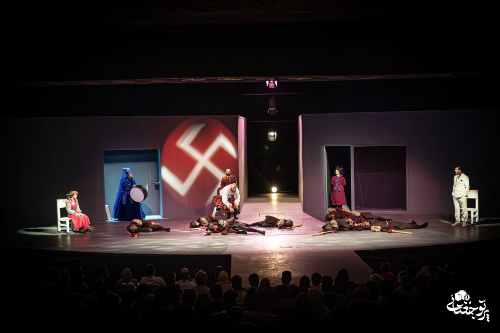 نمایش چاپلین مهران رنج بر