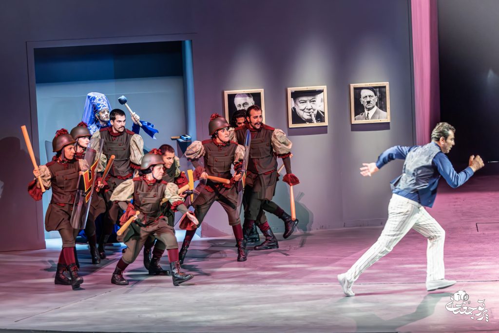 نمایش چاپلین مهران رنج بر